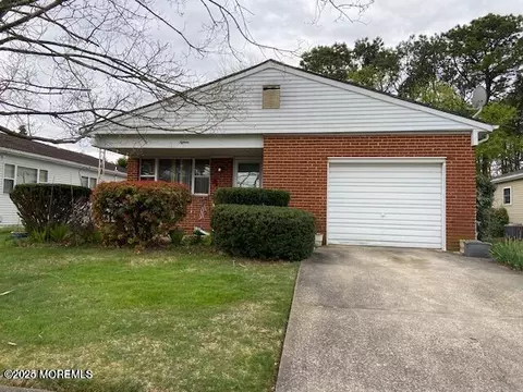 15 Lumsden St, Toms River, NJ 08757