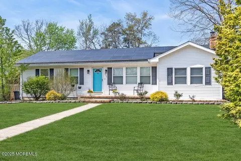 214 Atlantis Ave, Manahawkin, NJ 08050