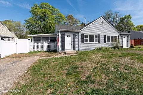 2504 Lexington Ct #4, Jackson, NJ 08527