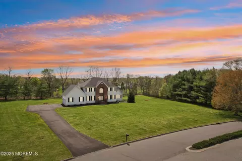5 Lyle Farm Ln, Millstone, NJ 08535