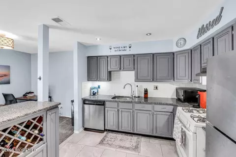 Kitchen - 4 Amherst Ct, Matawan, NJ 07747 photo 1 of 3