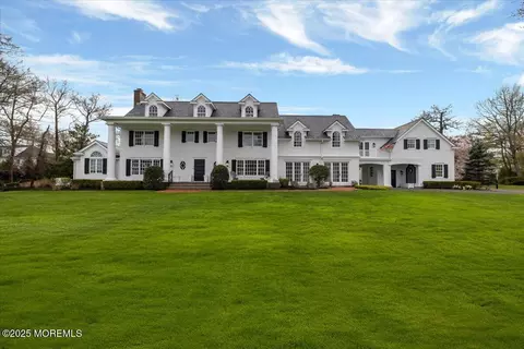 4 Broadmoor Dr, Rumson, NJ 07760