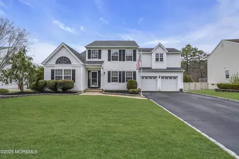 137 Grande Woodlands Way, Toms River, NJ 08755