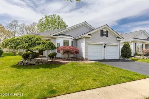 20 Powderhorn Way, Allentown, NJ 08501