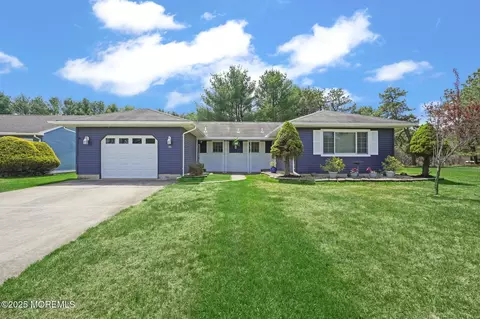 22 Elkton Ct, Toms River, NJ 08757