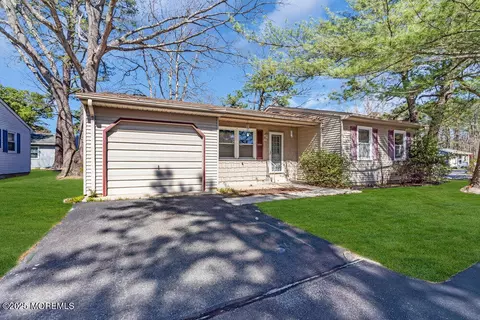 40 Norwalk Ave, Whiting, NJ 08759