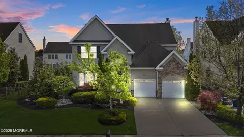 21 Arrowwood Ct, Howell, NJ 07731