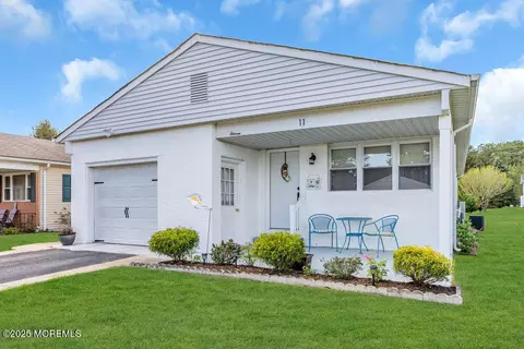 11 Dawn Way, Toms River, NJ 08757