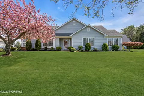 2736 Brookdale Ct, Toms River, NJ 08755
