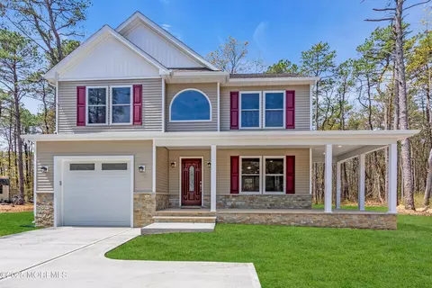 322 Washington Pl, Bayville, NJ 08721