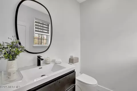 Bath - 12 Arrowhead Cir, Jackson, NJ 08527 photo 1 of 5