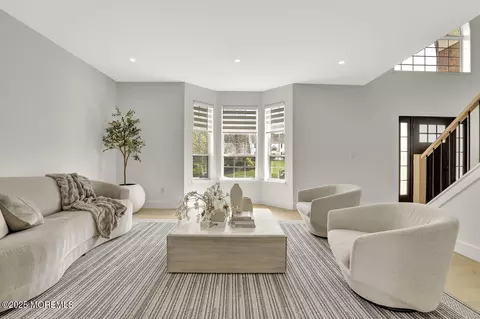 Living - 12 Arrowhead Cir, Jackson, NJ 08527 photo 2 of 4