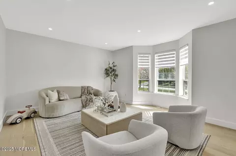 Living - 12 Arrowhead Cir, Jackson, NJ 08527 photo 1 of 4