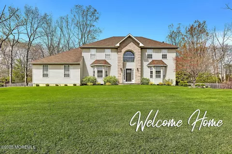 12 Arrowhead Cir, Jackson, NJ 08527