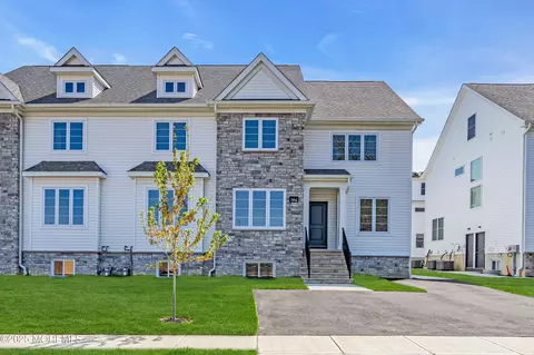 196 Florence St, Lakewood, NJ 08701