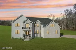 2 Fortune Ct, Freehold, NJ 07728