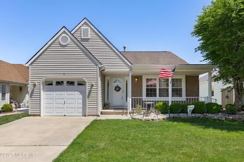 6 Trent Dr, Toms River, NJ 08757