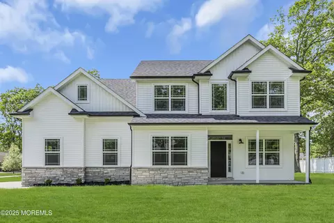 1035 Avon Rd, Pine Beach, NJ 08741