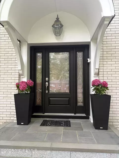 105 Tallwood Ln, Lincroft, NJ 07738