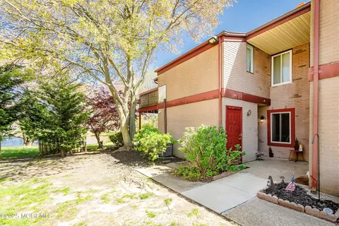 78 Northrup Dr #176, Brick, NJ 08724