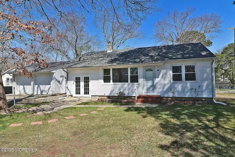 575 Beach Plum Rd, Brick, NJ 08723