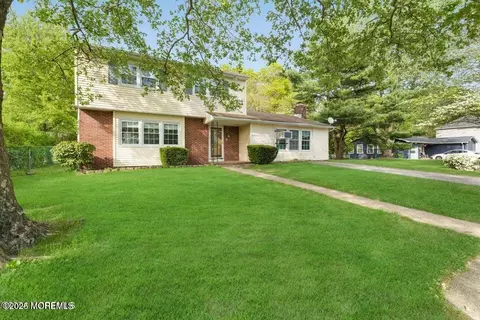 81 Merlin Dr, Lakewood, NJ 08701