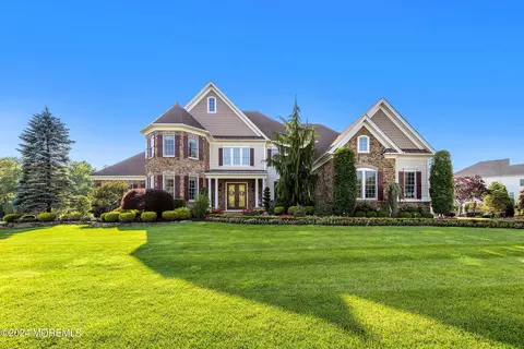 19 Windermere Rd, Lincroft, NJ 07738