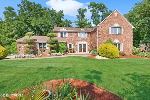 10 Red Hawk Rd N, Colts Neck, NJ 07722