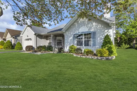 12 Devin Ln, Brick, NJ 08723 photo 2