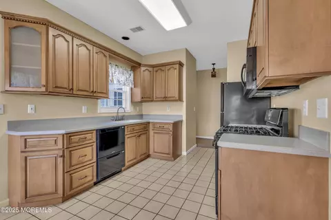 12 Devin Ln, Brick, NJ 08723 photo 20