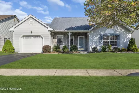 12 Devin Ln, Brick, NJ 08723