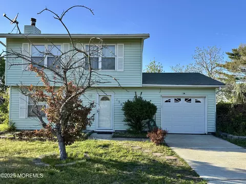 136 Windward Dr, Barnegat, NJ 08005