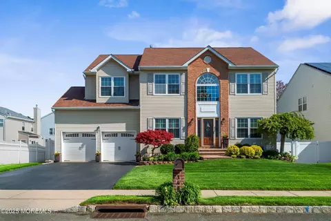 148 Manhattan Ave, Bayville, NJ 08721