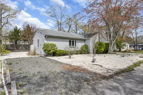 Exterior - 3 Oak St, Waretown, NJ 08758 photo 2 of 8