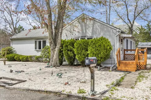 Exterior - 3 Oak St, Waretown, NJ 08758 photo 3 of 8