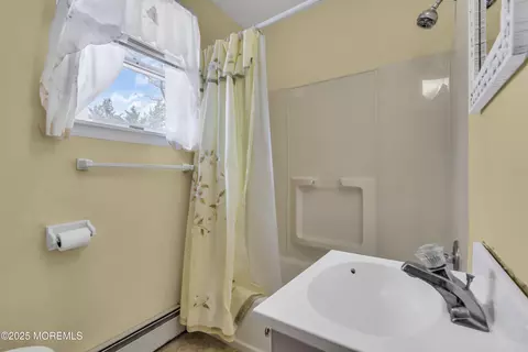Bath - 3 Oak St, Waretown, NJ 08758 photo 1 of 2