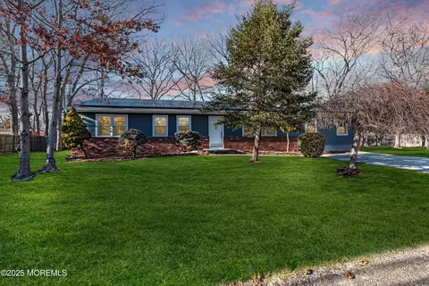 108 Manchester Ave, Forked River, NJ 08731