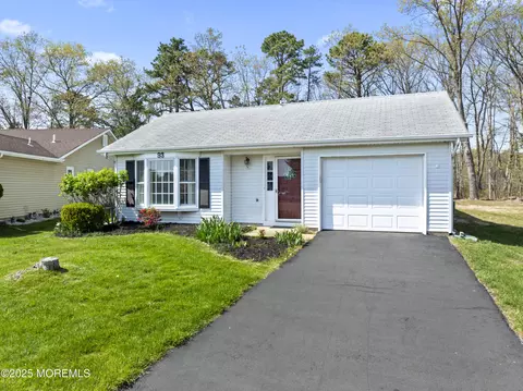93 Greenbriar Blvd, Brick, NJ 08724
