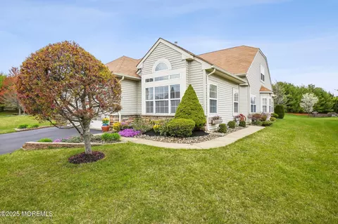5 Firenze Ct, Manchester, NJ 08759