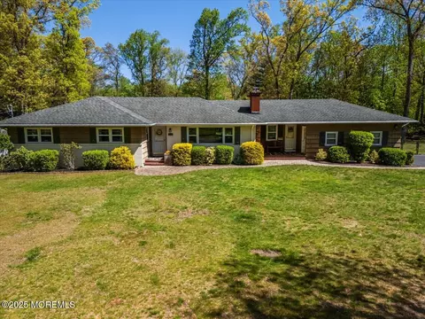 773 Nut Swamp Rd, Red Bank, NJ 07701