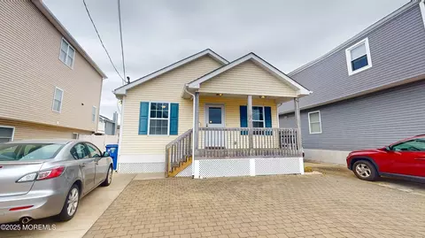 110 6th Ave, Seaside Heights, NJ 08751
