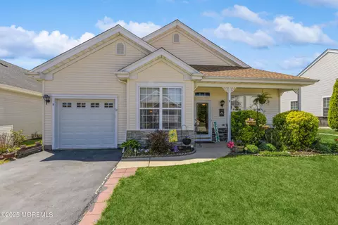 9 Cardinal Pl, Barnegat, NJ 08005