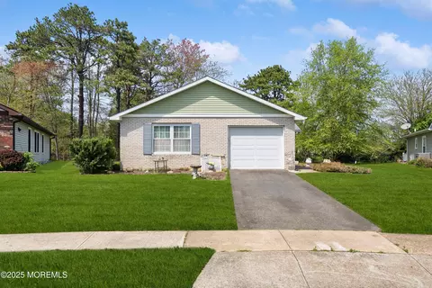 14 Andes Ct, Brick, NJ 08724