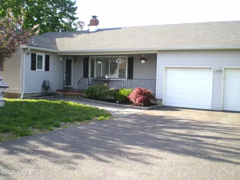 113 Holly Tree Ln, Toms River, NJ 08753