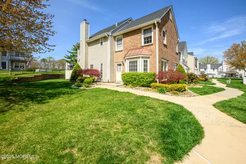 283 Stratford Pl, Morganville, NJ 07751