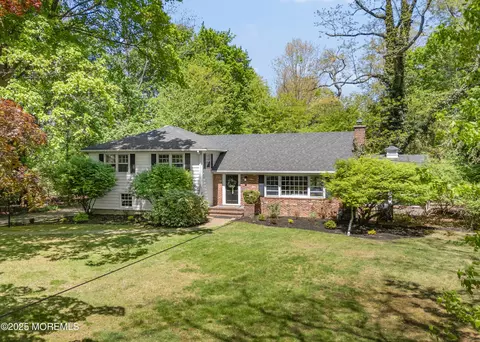 15 Farmedge Ln, Tinton Falls, NJ 07724