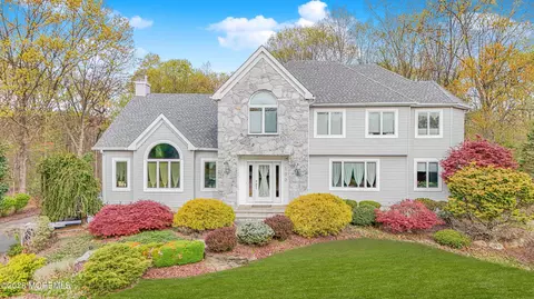 100 Five Points Rd, Freehold, NJ 07728