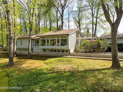 3 Countryview Rd, Holmdel, NJ 07733