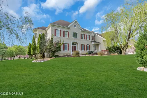 7 Stayman Ct, Manalapan, NJ 07726