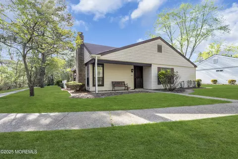 452 Heather Ct # B, Manchester, NJ 08759
